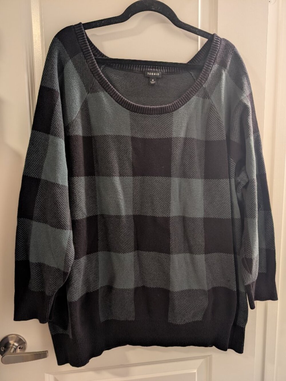 Torrid Black Green Buffalo Plaid Raglan Long Sleeve Sweater Fit Size 4 (4X)